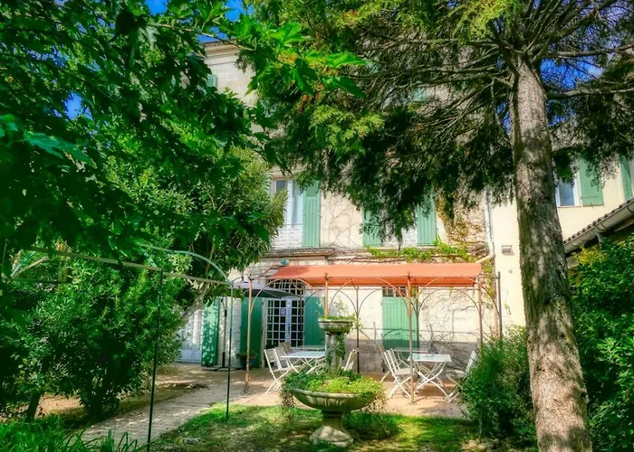 Au Saint Roch - Hôtel et Jardin