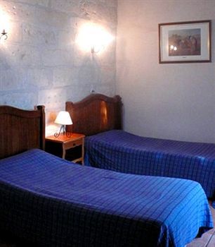 Hotel Au Saint Roch - Et Jardin 2*