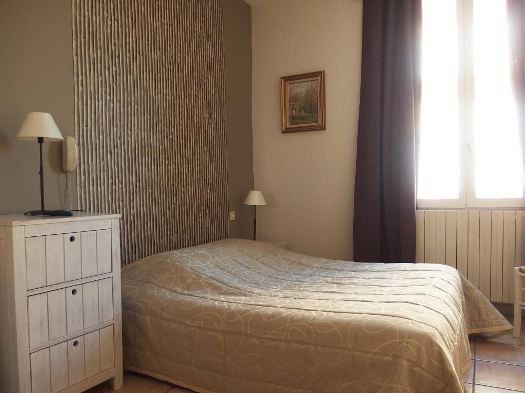 Hotel Au Saint Roch - Et Jardin Avignon