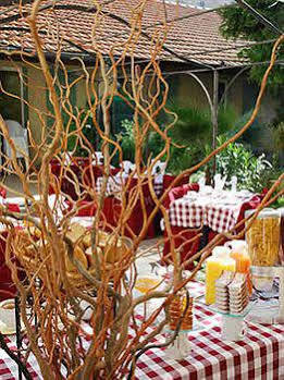Au Saint Roch - Et Jardin Hotel