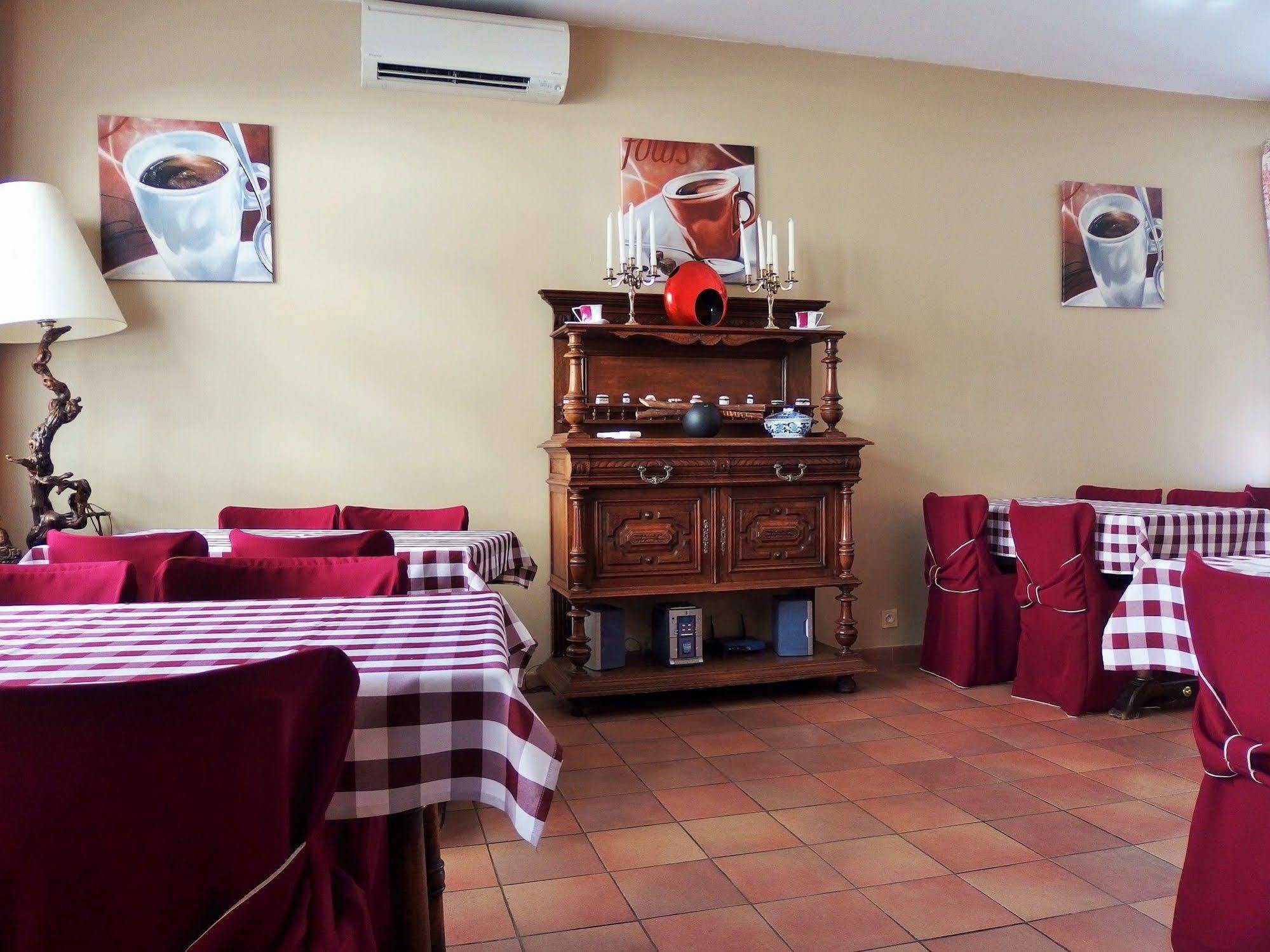 Hotel Au Saint Roch - Et Jardin Avignon